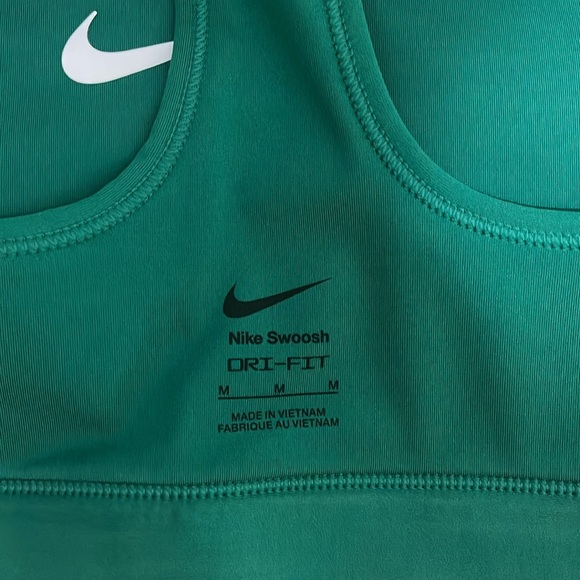 Nike Sports Bra NWOT - Picture 3 of 3